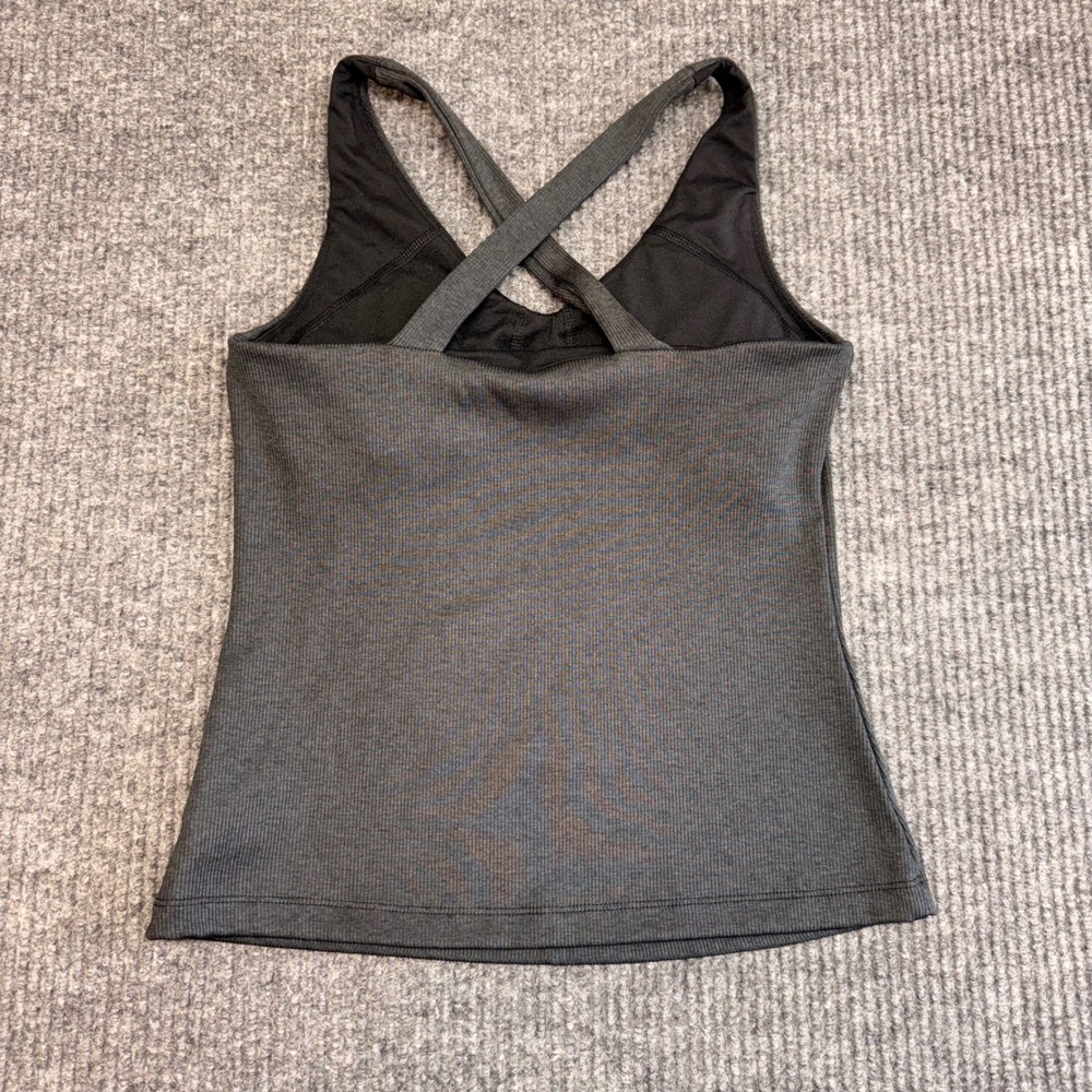 GapFit XS Black Ribbed Tank Built In Bra Racerback Athleisure Workout Top - Picture 5 of 10